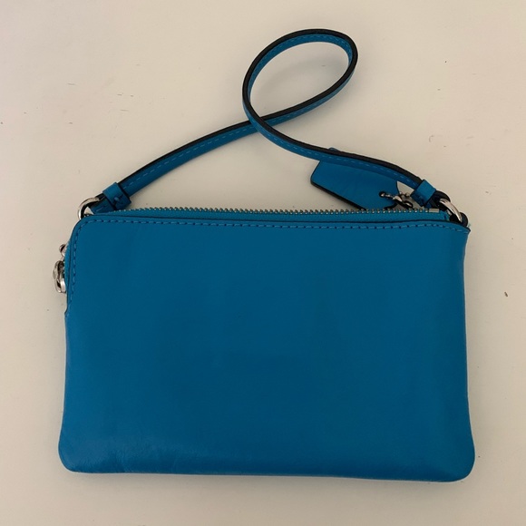 Blue coach wristlet - Picture 3 of 4